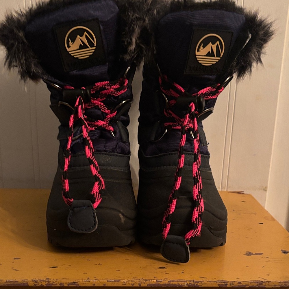 Tamarack Kids Winter Boots with Faux Fur Trim Size 12